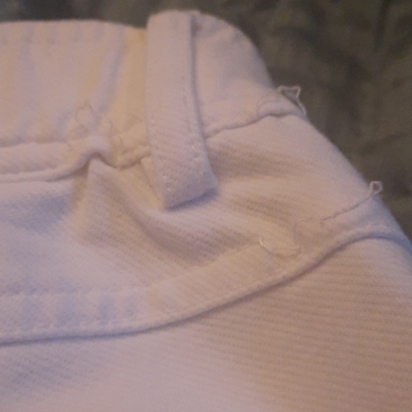 White Fila capris - Picture 13 of 13